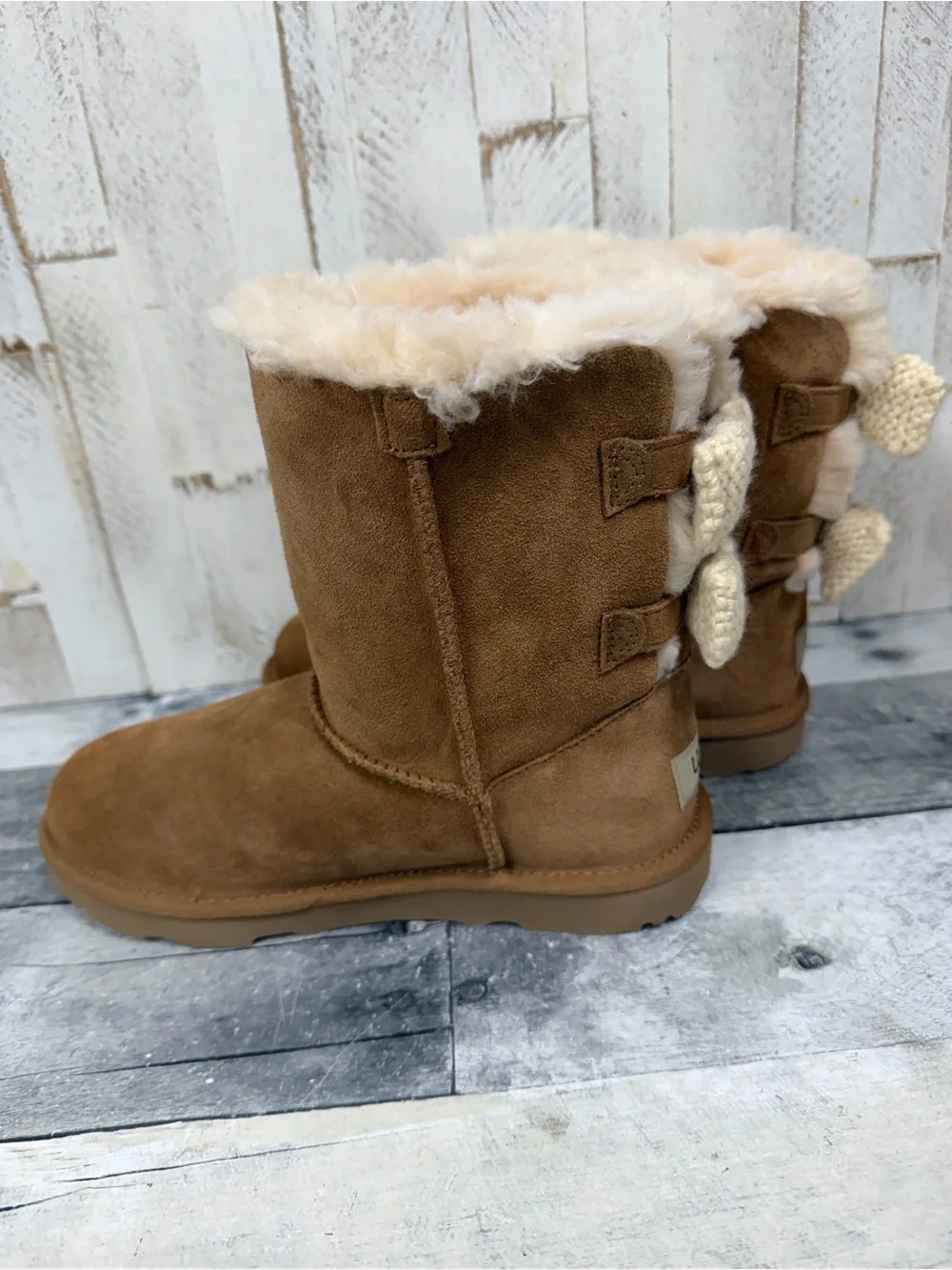 UGG BAILEY KNIT BOW CHESTNUT BOOTS - YOUTH Size 4